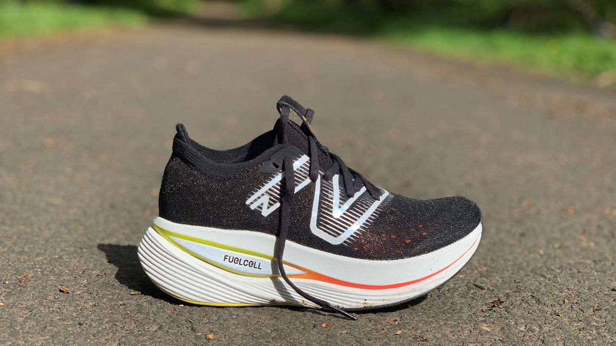 New Balance Fuelcell Supercomp Trainer review: like running on ...