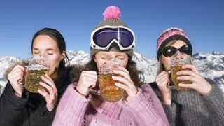 ski goggles vs sunglasses: cheers!