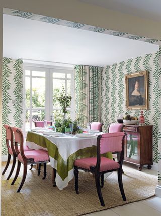 Types of curtains in a dining room