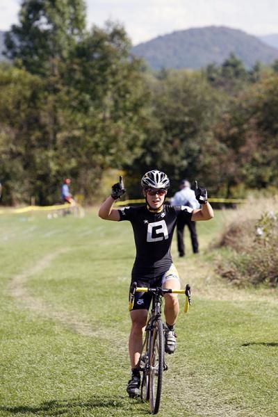 Andrea Smith (LadiesFirst Racing) wins her first ever UCI race.