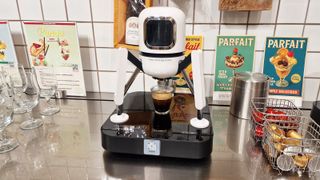 LG Duobo coffee robot 