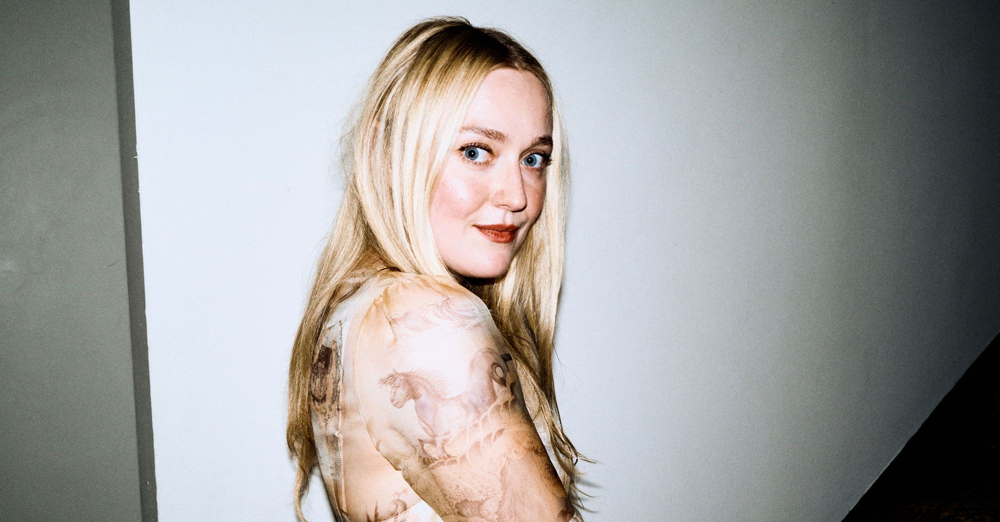 Mushy Class Is Trending—Dakota Fanning Appears Like She Stepped Out of a Pre-Raphaelite Portray in This Costume