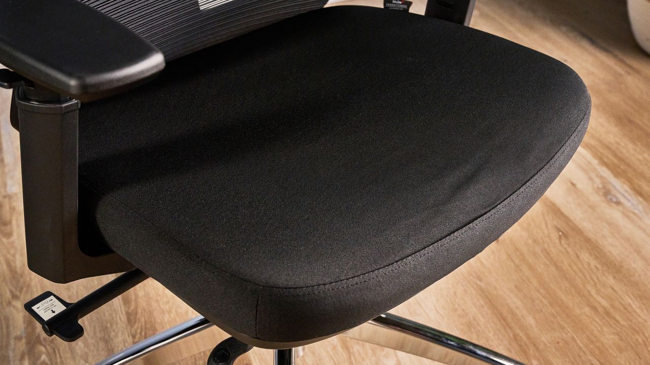 Boulies EP200 desk chair for home office