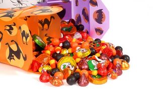 halloween-candy-101026-02