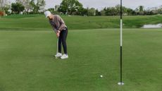 Lauren Katims putting