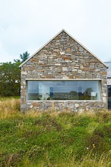 stone cottage in Ireland