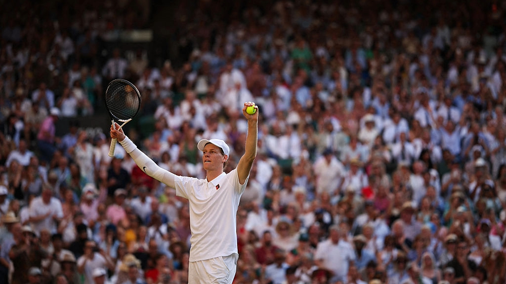 Jannik Sinner celebrates beating Novak Djokovic in the Wimbledon 2025 semifinals