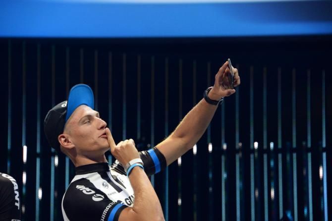Kittel takes a quick selfie