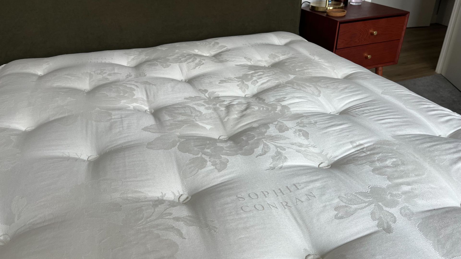 picture of matress at an overhead angle