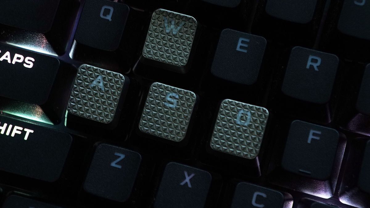 Corsair K70 TKL