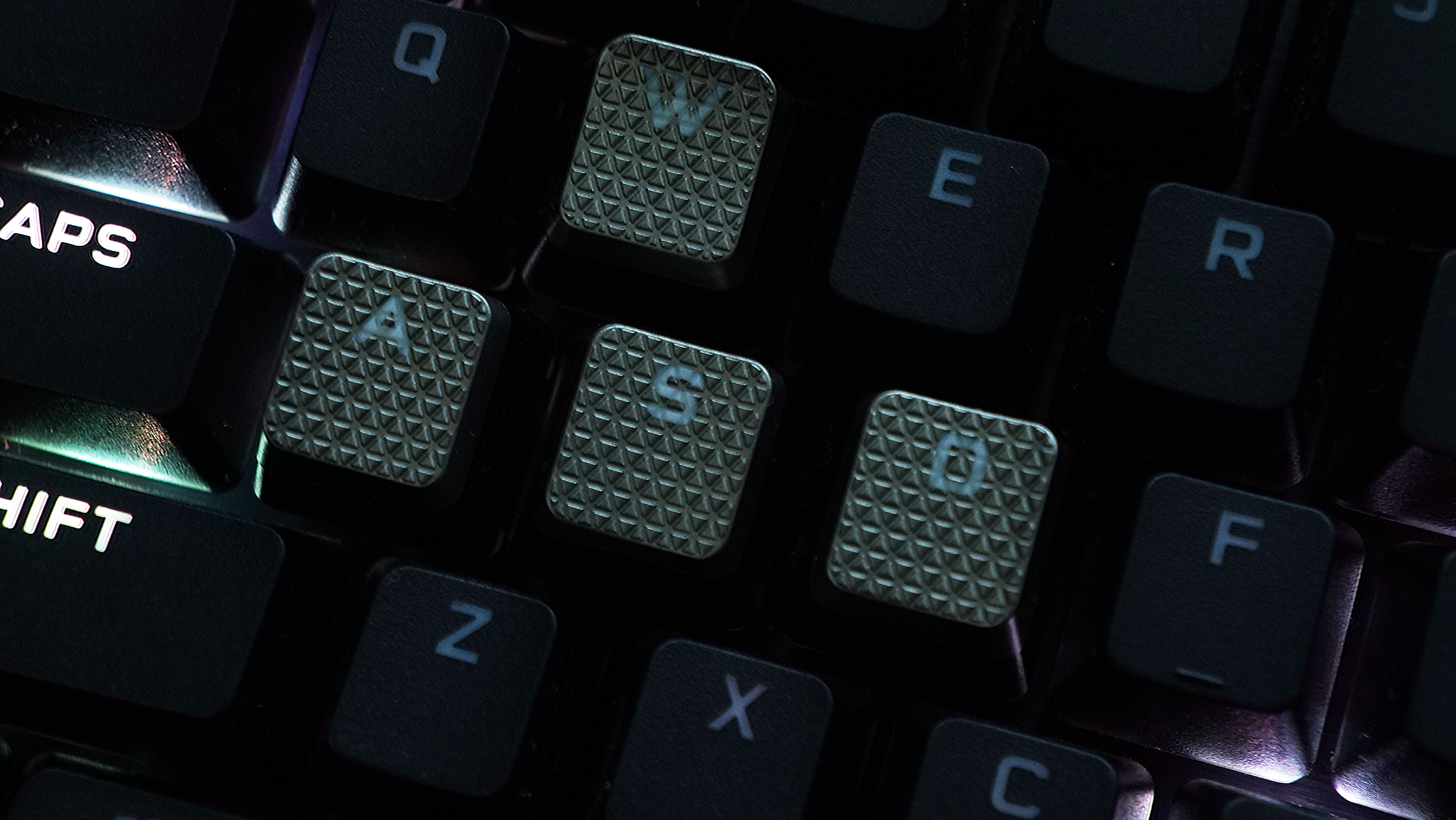 Corsair K70 TKL