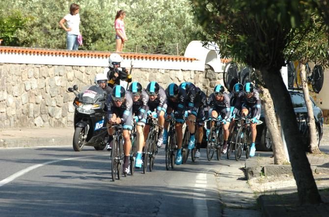 Sky dominate the team time trial