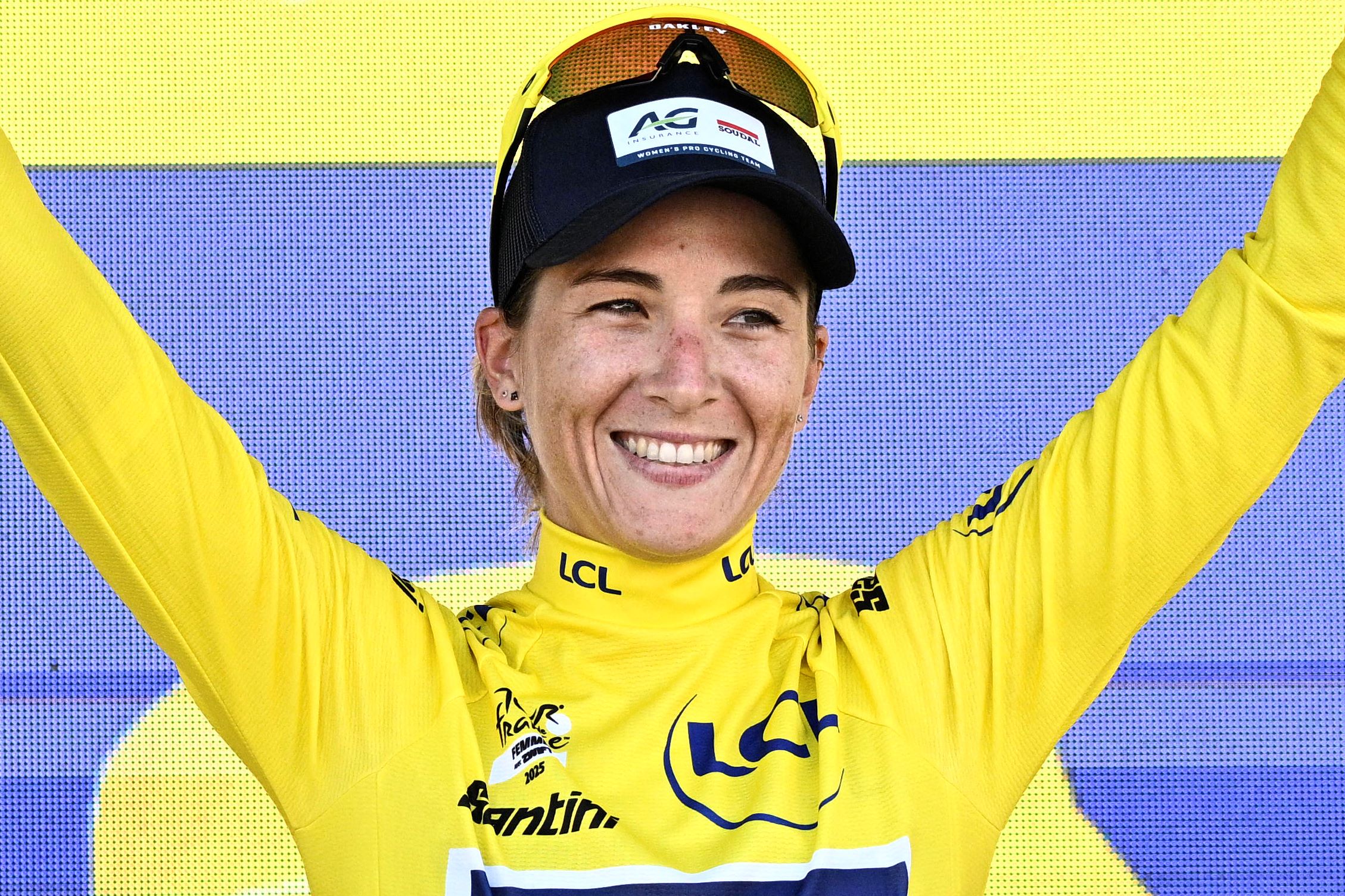 Kim Le Court keeps yellow after stage 7 of Tour de France Femmes 2025.