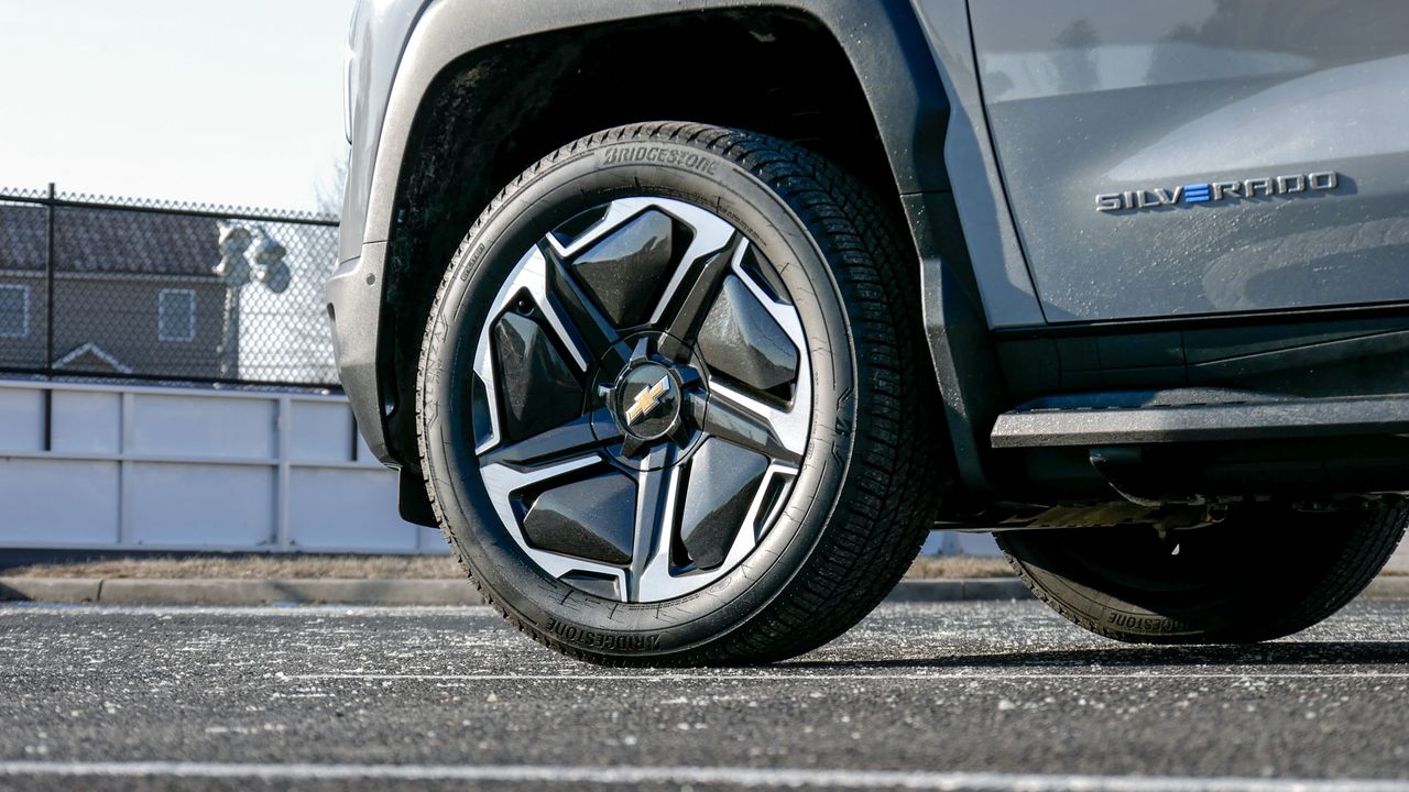 2025 Chevrolet Silverado EV test drive.