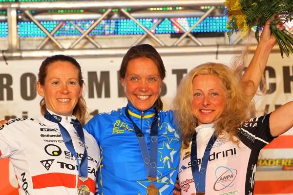 The elite women's podium