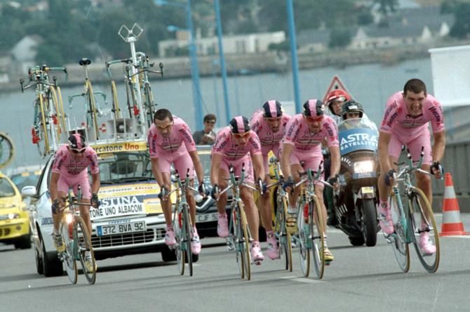 2000 Tour de France: Marco Pantani's Mercatone Uno team in the TTT