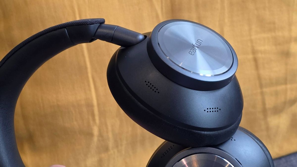 The Earfun Wave Pro X