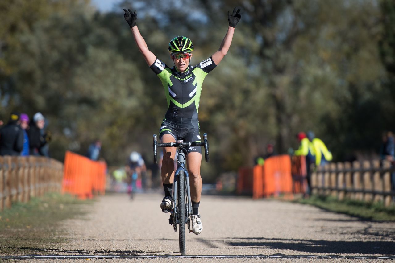 Erin Huck takes the win on Day 1 of the US Open of Cyclo-cross
