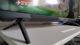 Aorus FV43U stand