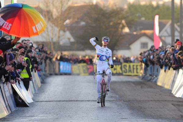 Zdenek Stybar (Omega Pharma-Quick Step) soloed to his first World Cup victory of the season in Li&eacute;vin.