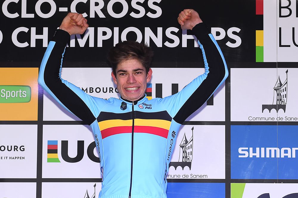 Wout Van Aert on the Worlds podium in 2017