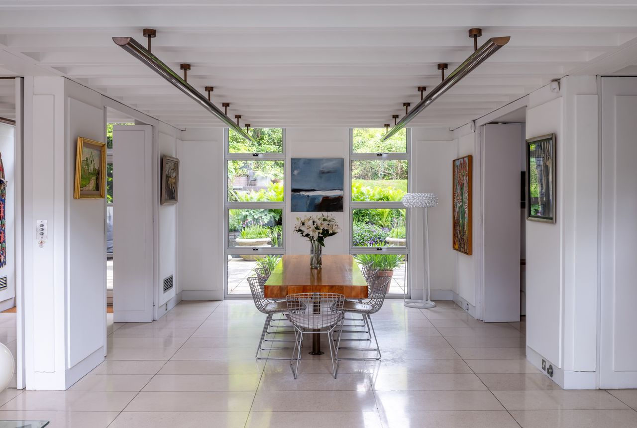 Images of the modernist Schreiber House in Hampstead