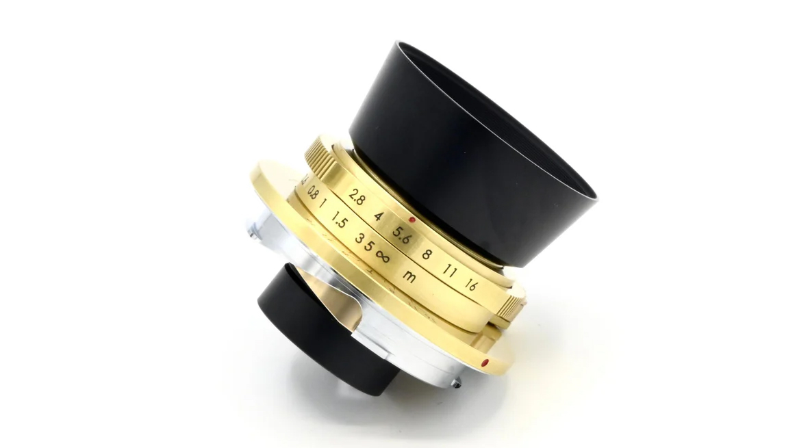 ARTRALAB 28mm f/2.8 in brass and black gloss paint