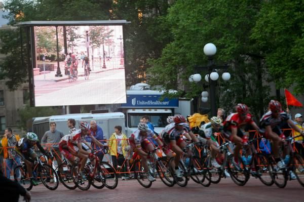 The main group chasing after the break seen on the big screen.
