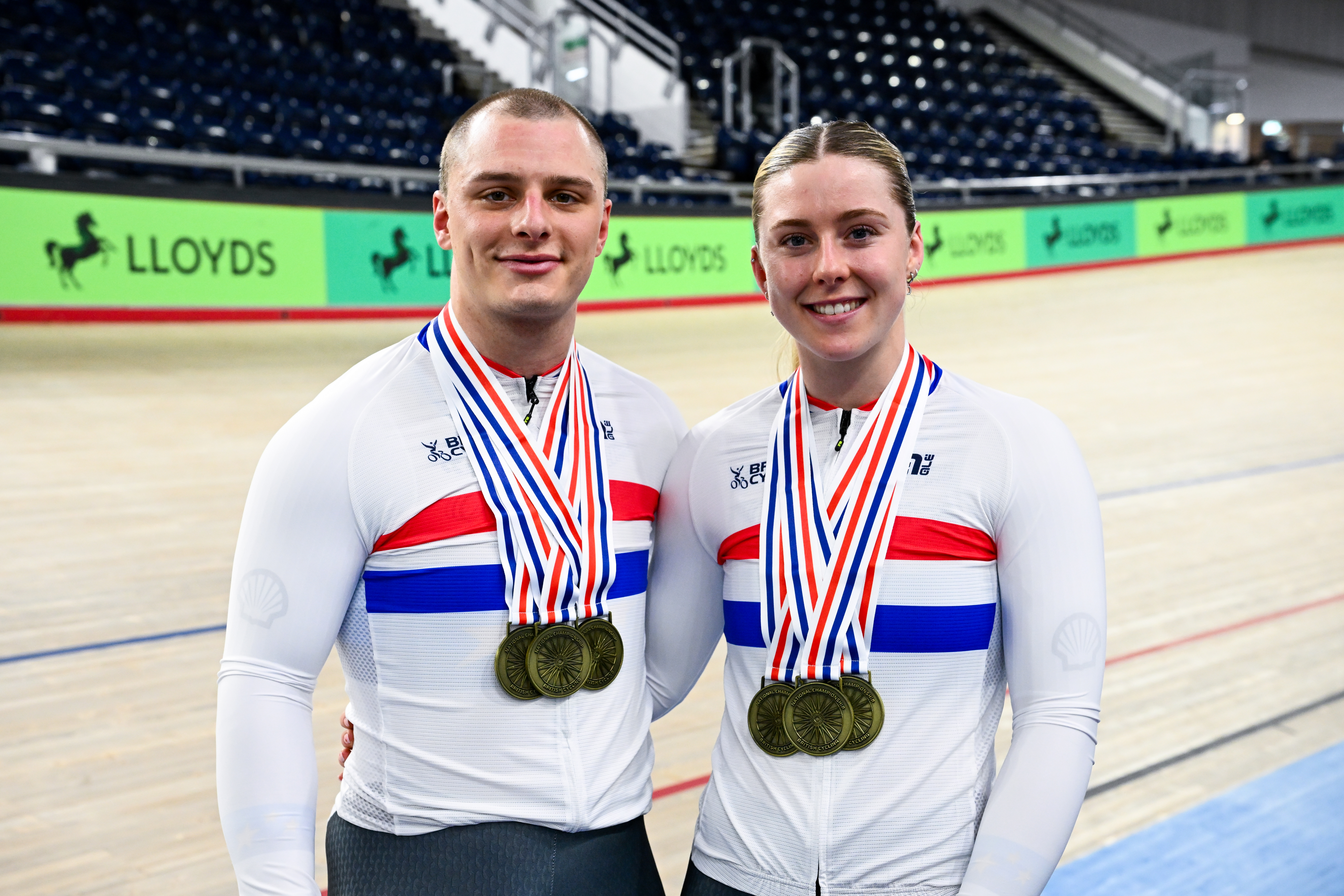 Matthew Richardson and Emma Finucane with gold medals
