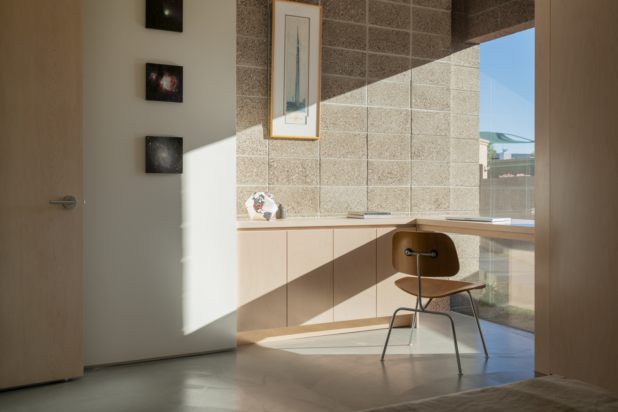 Arizona House by Benjamin Hall, a cubist sculptural and minimalist concrete masonry brick home