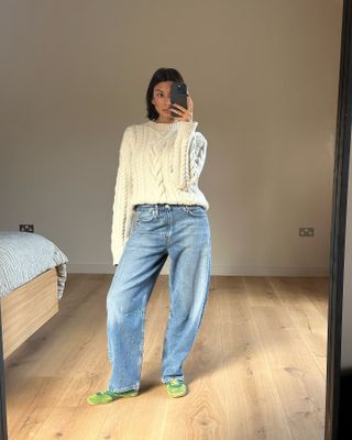 Influencer wearing chic sneaker outfit