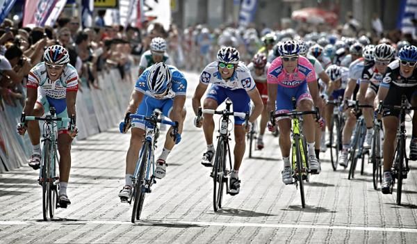 Manuel Belletti (Colnago - CSF Inox) outsprinted Roberto Ferrari (Androni Giocattoli) and Wesley Sulzberger (FDJ) to win stage three.