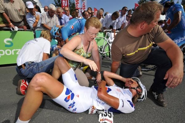 Yoann Offredo (Fran&ccedil;aise Des Jeux) was one of the riders who crashed in the field sprint.