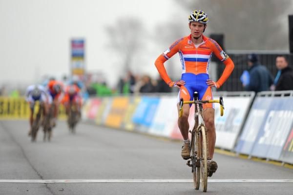 Micky Van Empel (Netherlands) had to settle for third place.