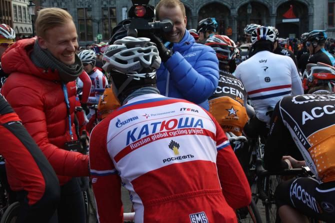 Alexander Kristoff (Katusha) has a word for Norwegian television on the start line.