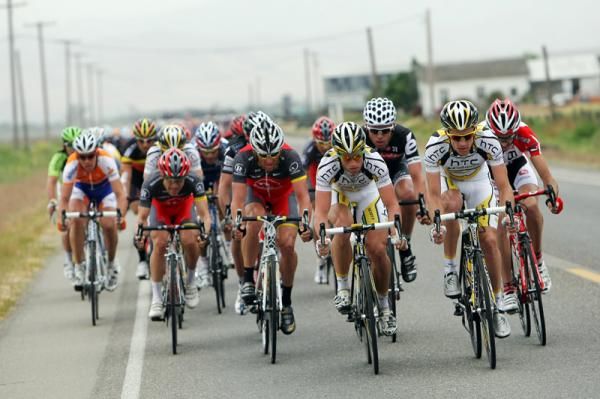 HTC-Columbia riders Mark Renshaw and Michael Rogers on the front of the peloton.