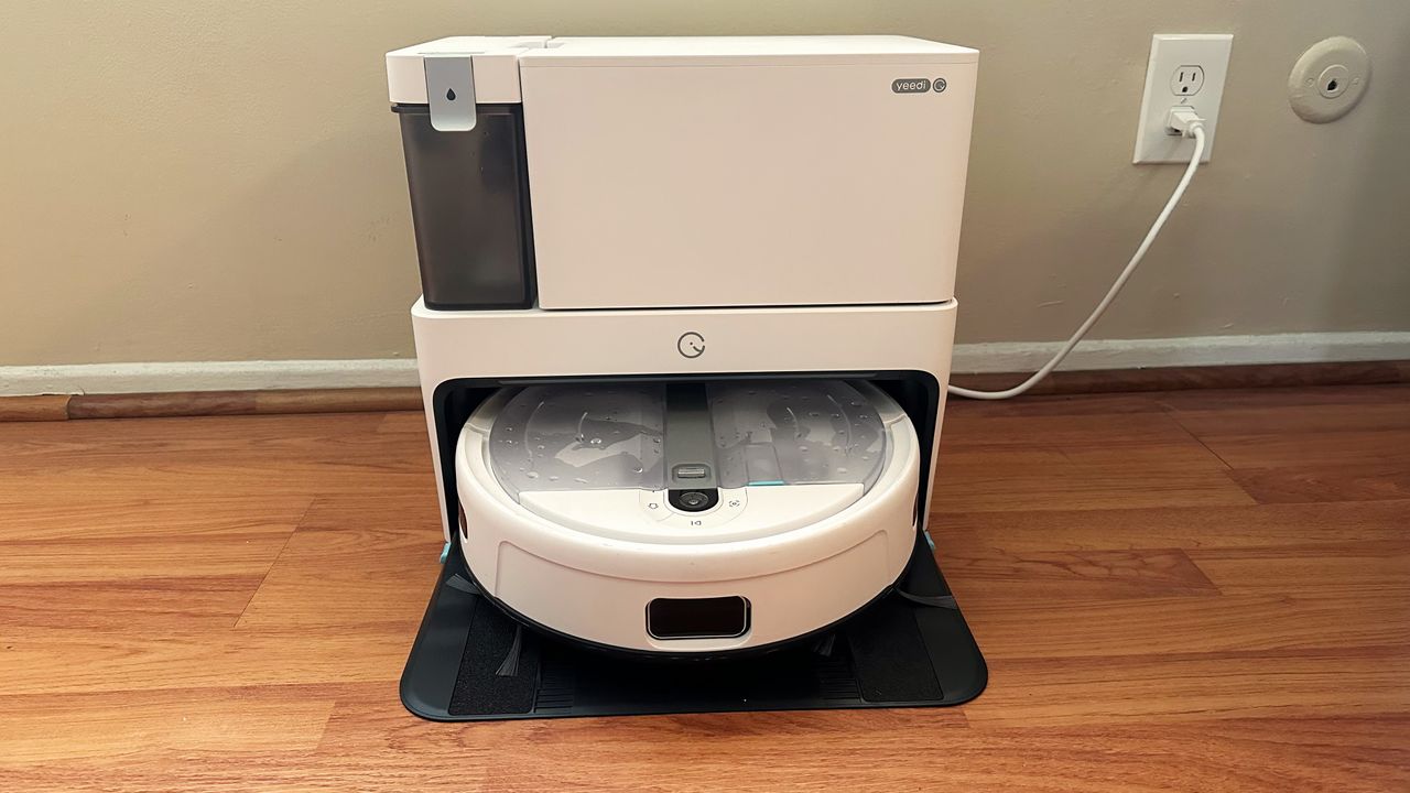 Yeedi Cube being tested in writer's home
