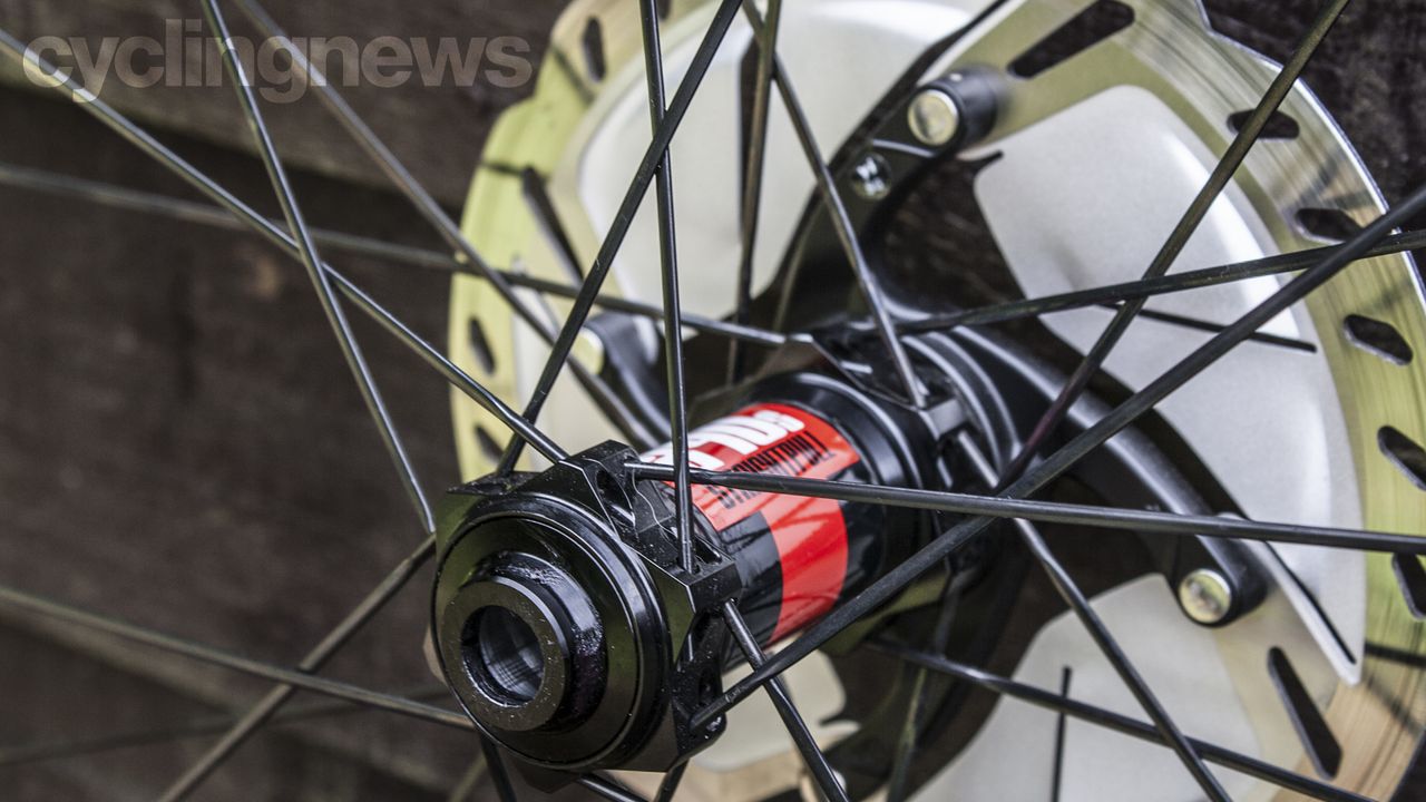 Vel 6085 RSL Disc wheels