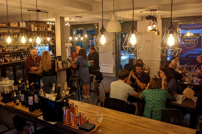 2 Many Wines, York wine bar
