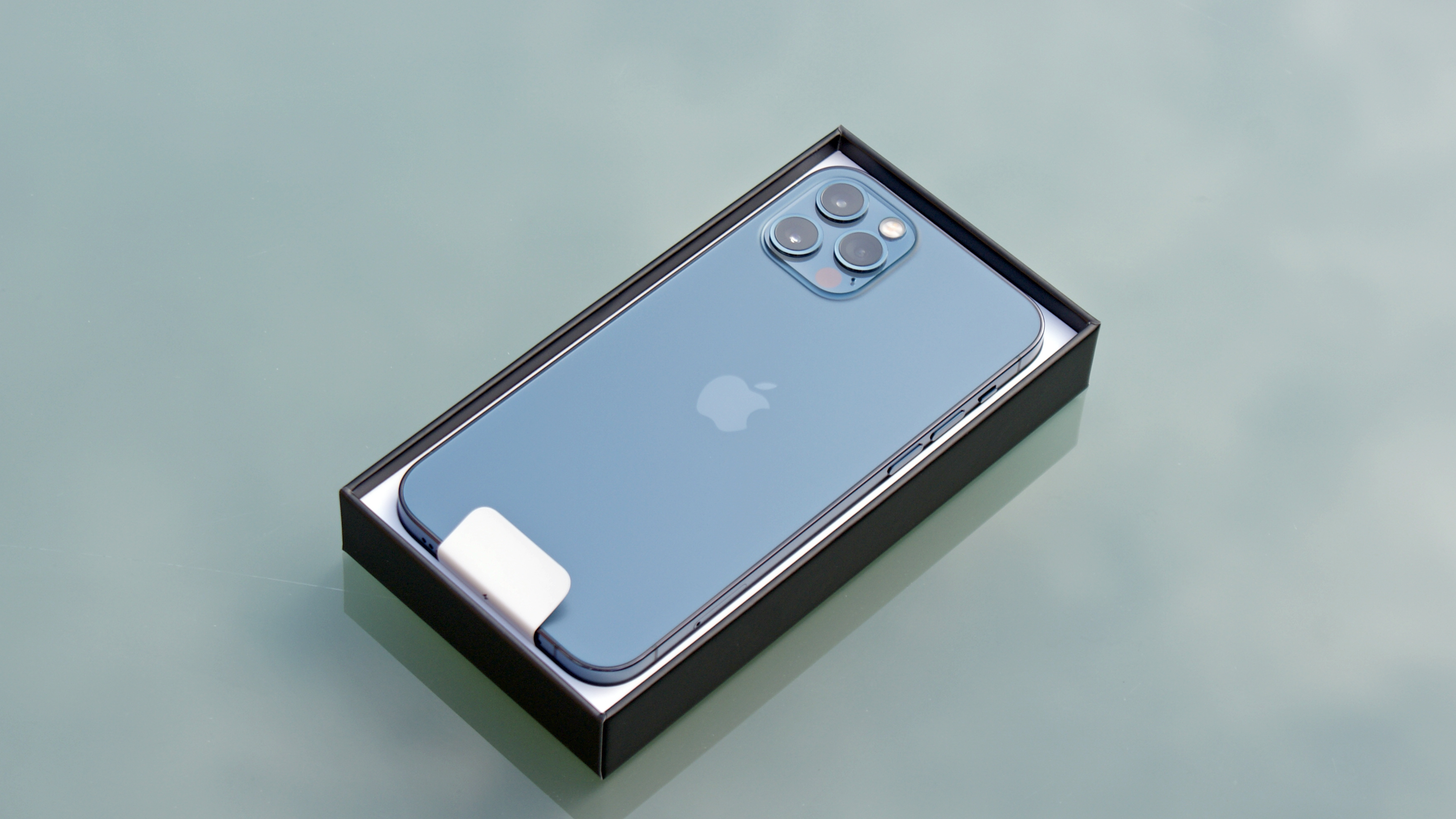 This Is Why IPhone 12 Pro And Pro Max Are Almost Impossible To Find In 