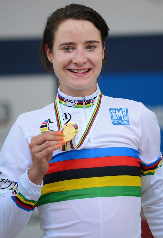 Marianne Vos (Netherlands) celebrates her third world title