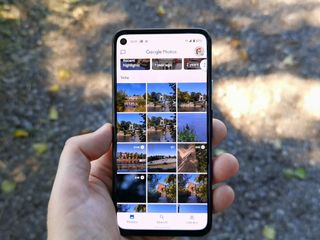 Pixel 4a Alex Google Photos Outside