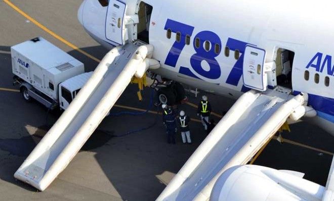 A 787 Dreamliner at the Takamatsu airport in Japan after making an emergency landing on Jan. 16.