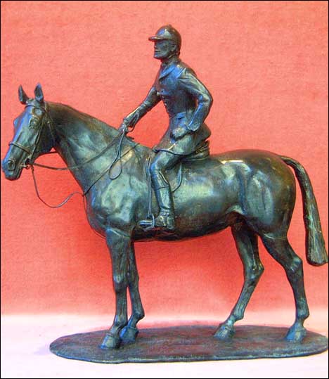 King%20John%20Huntsman%20bronze.jpg