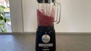 Smoothie being blended in the Magimix Power Blender 4