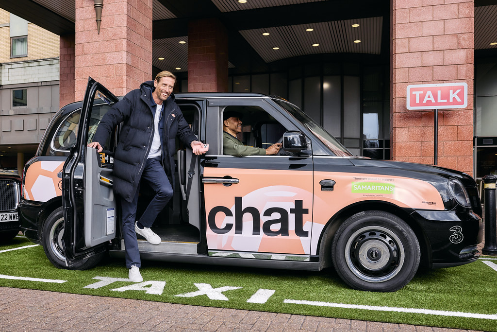 peter-crouch-taxi-1742987877-yKDy.jpg