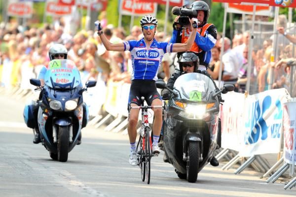Jurgen Van De Walle (Quick Step) solos to victory in Halle - Ingooigem.