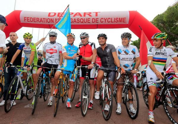 Alexandre Vinokourov at the start of his farewell criterium