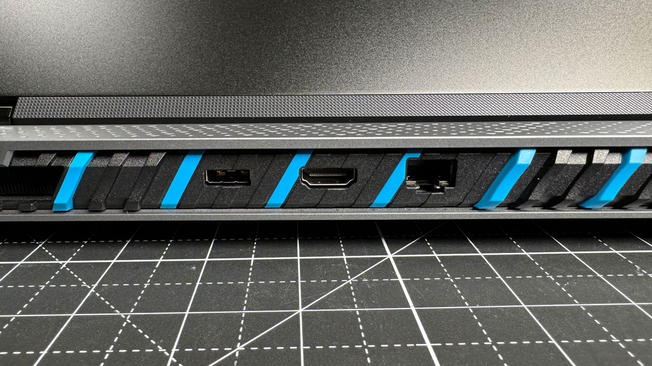 MSI Titan 18 HX