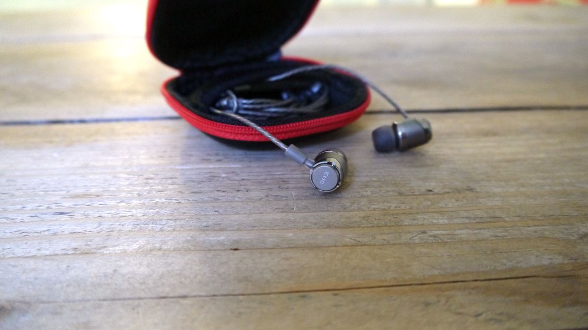 SoundMagic E11C